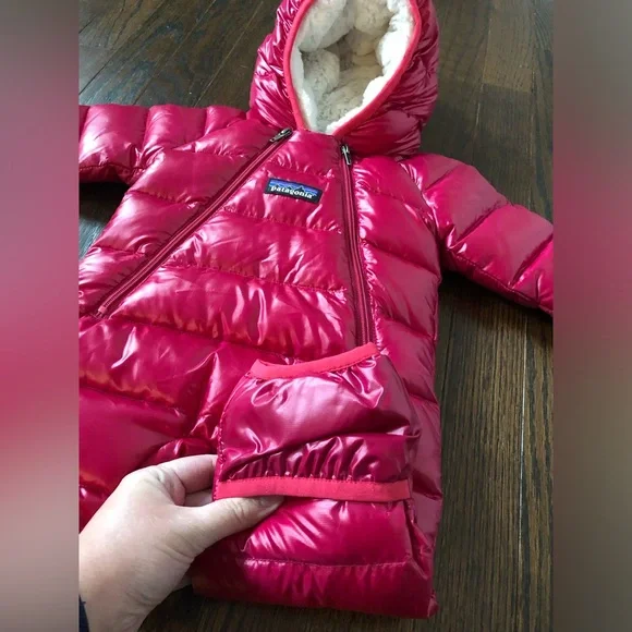 Patagonia Infant Girls NB Hot Pink Hi-Loft Down High-Pile Fleece Hooded Bunting - Picture 5 of 12